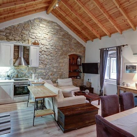 Luminous 2Bd Stone Apt In The Alleys Of Corfu Town Bagian luar foto