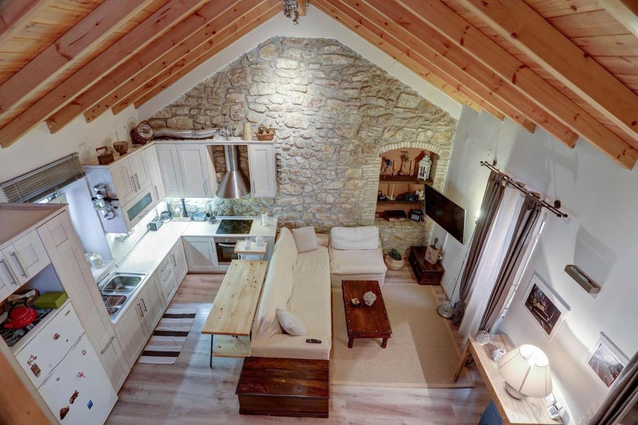 Luminous 2Bd Stone Apt In The Alleys Of Corfu Town Bagian luar foto