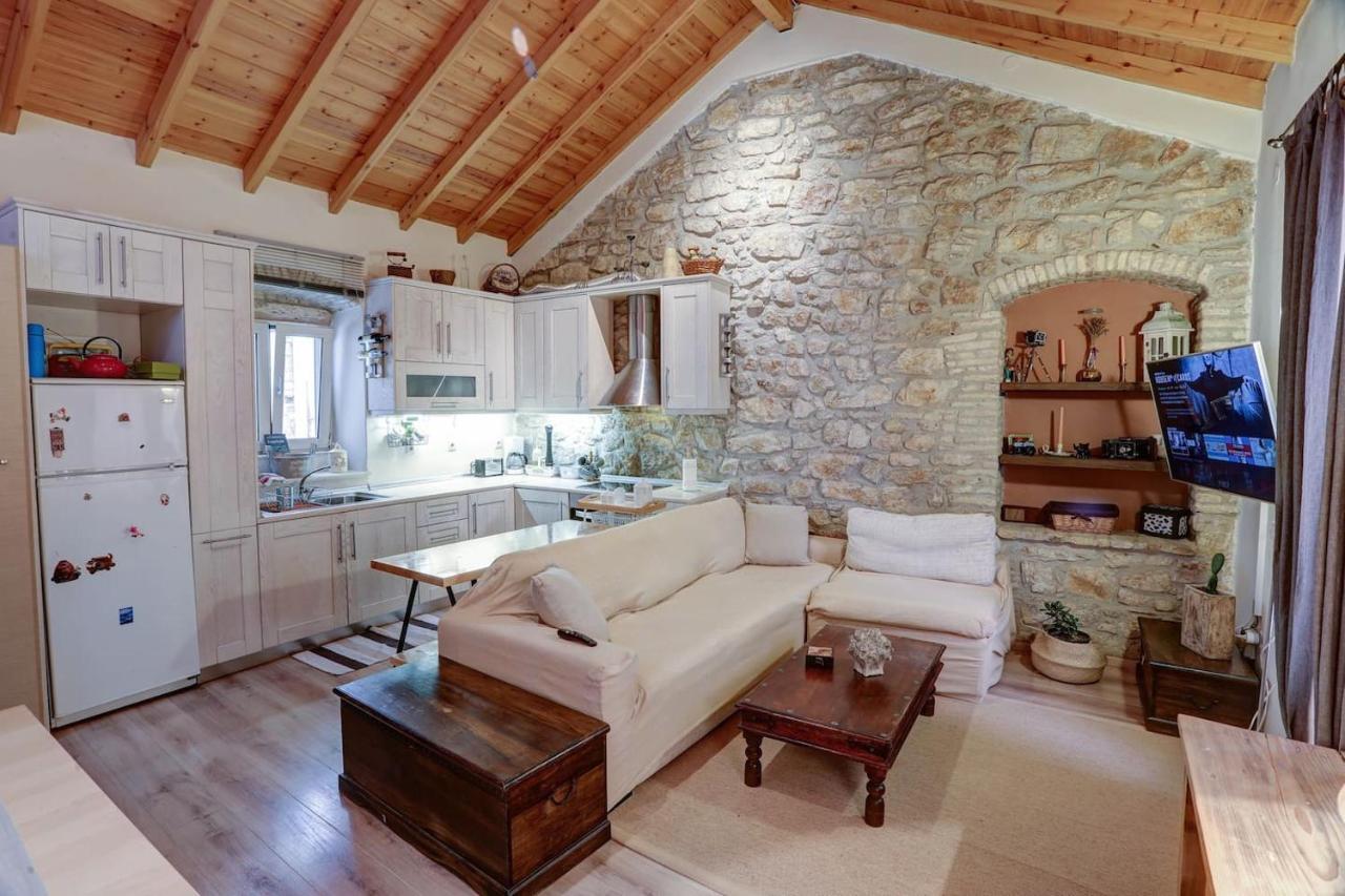 Luminous 2Bd Stone Apt In The Alleys Of Corfu Town Bagian luar foto