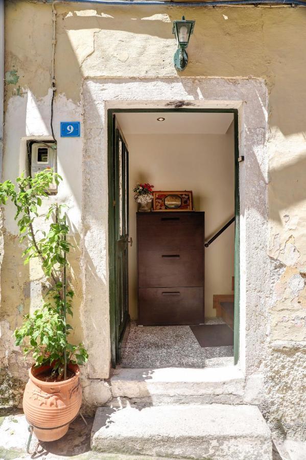 Luminous 2Bd Stone Apt In The Alleys Of Corfu Town Bagian luar foto