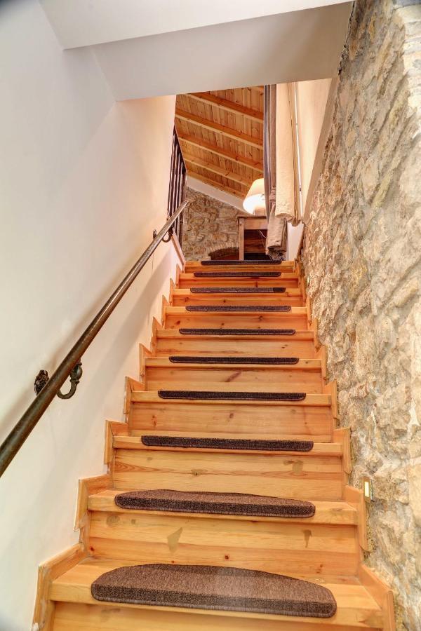 Luminous 2Bd Stone Apt In The Alleys Of Corfu Town Bagian luar foto